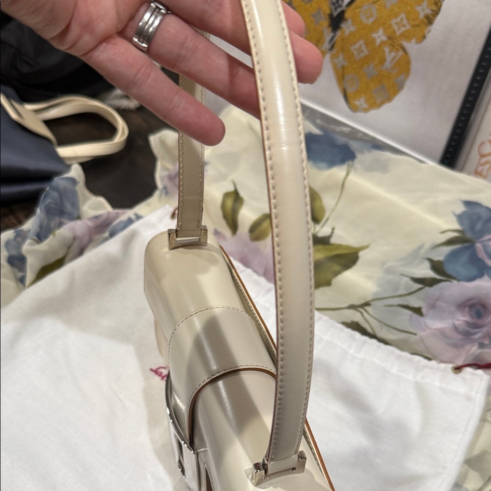 Salvatore Ferragamo Flap Buckle Shoulder Bag - Picture 14 of 17
